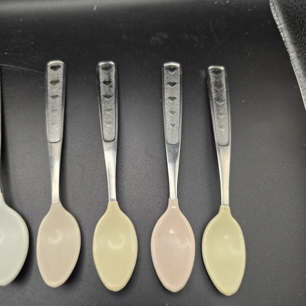 9 Vintage 1996 Baby‎ Spoons With Hearts. Munchkin Inc Stainless